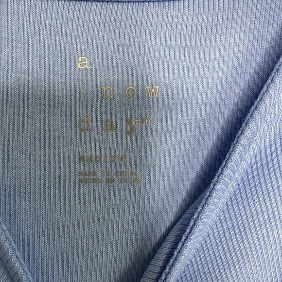 A New Day Ribbed Tank Top Tie Strap Sleeveless Casual Top Blue Size Medium - Picture 4 of 4